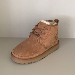 UGG Little Kid Chukka Boot. Sz. 1.